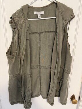 Green Utility Vest with hood -Kenneth Cole Reaction